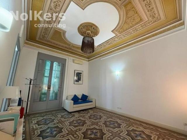 Oficina en alquiler en Barcelona, de 204 m² por 2.900