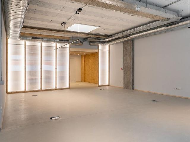 Oficina en alquiler en Barcelona, de 341 m² por 4.775