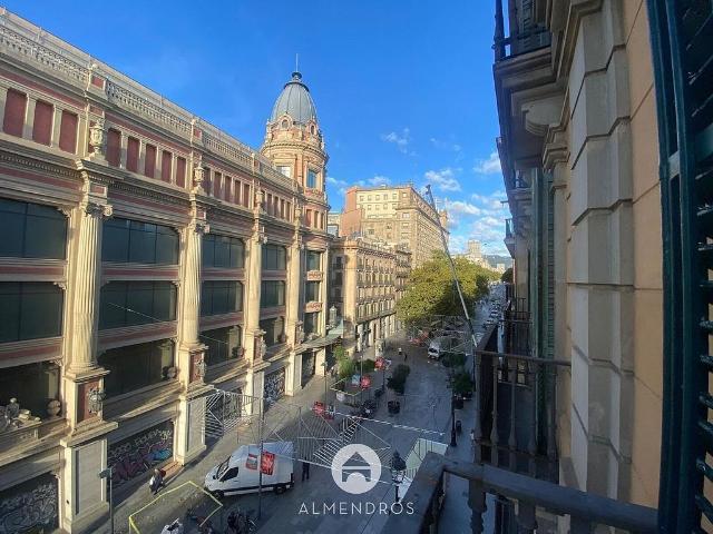 Oficina en alquiler en Barcelona, de 353 m² por 4.500