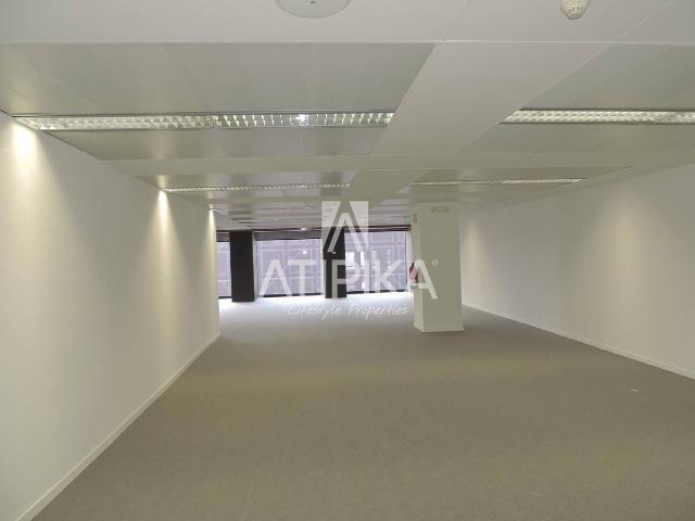 Oficina en Alquiler en Barri de les Corts