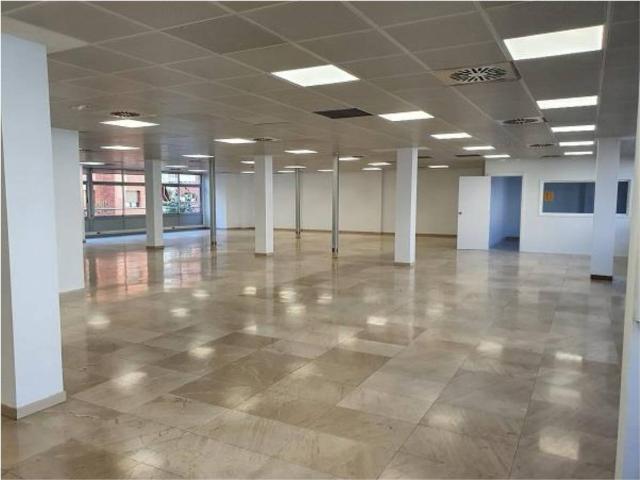 Oficina en Alquiler en Barri de les Corts