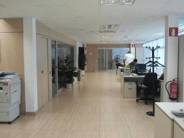 Oficina en Alquiler en Barri de les Corts