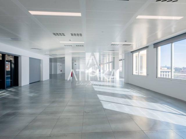 Oficina en Alquiler en Barri de les Corts
