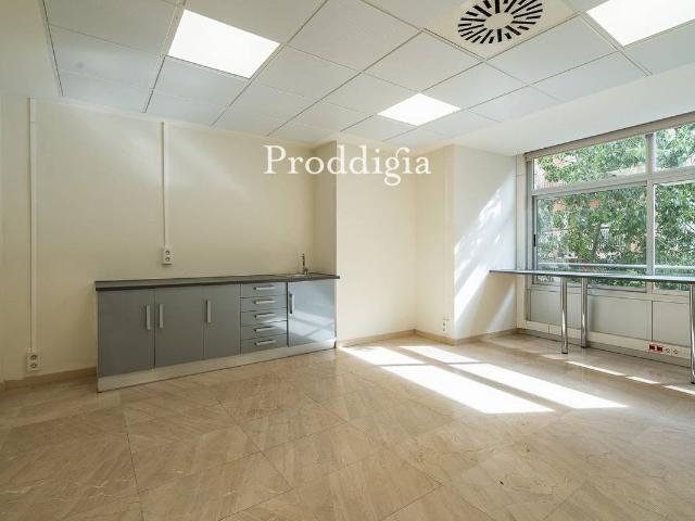 Oficina en Alquiler en Barri de les Corts