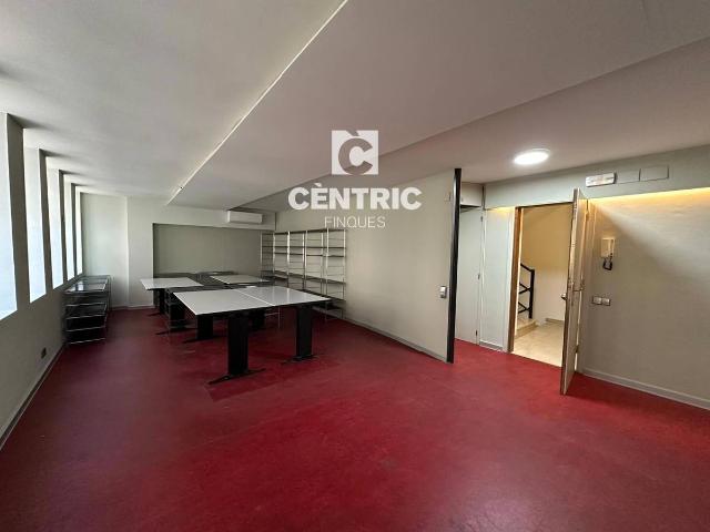 Oficina en Alquiler en Barri del Centre