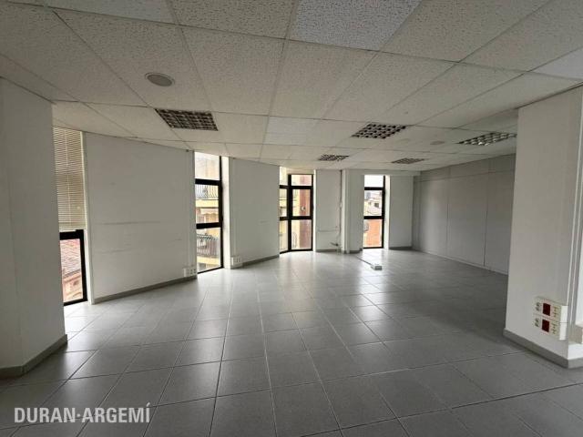 Oficina en Alquiler en Barri del Centre