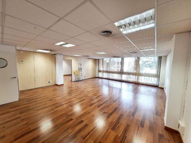 Oficina en alquiler en calle Numància, Barcelona, de 120 m² por 1.200