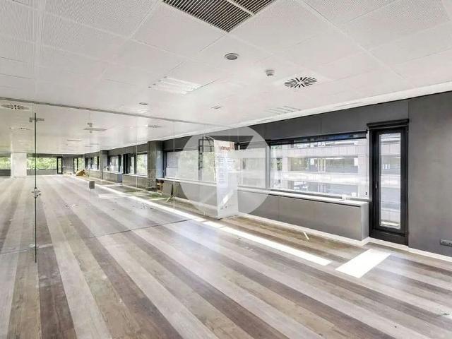 Oficina en alquiler en calle Augusta, Barcelona, de 1.449 m² por 31.878