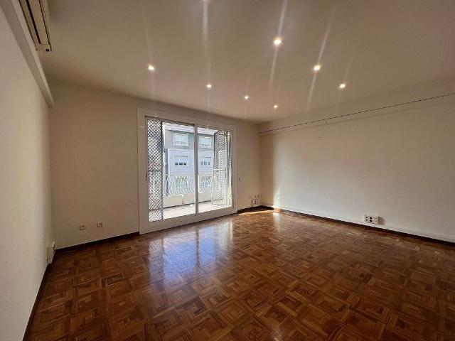 Oficina en alquiler en calle Balmes, Barcelona, de 136 m² por 1.950