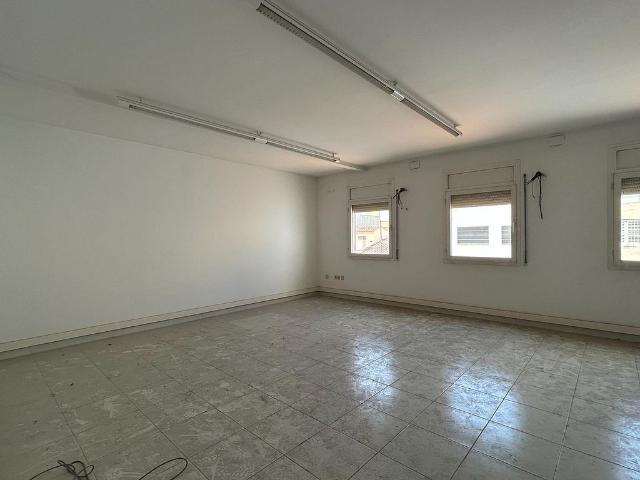 Oficina en alquiler en calle D'alfons IV, Granollers, de 99 m² por 790