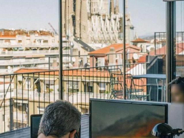 Oficina en alquiler en calle D'aragó, Barcelona, de 20 m² por 2.400