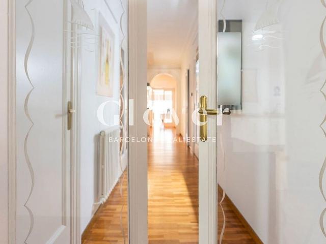 Oficina en alquiler en calle D'aragó, Barcelona, de 250 m² por 4.900