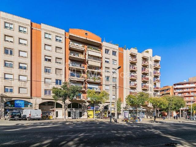 Oficina en alquiler en calle D'aragó, Barcelona, de 275 m² por 2.520