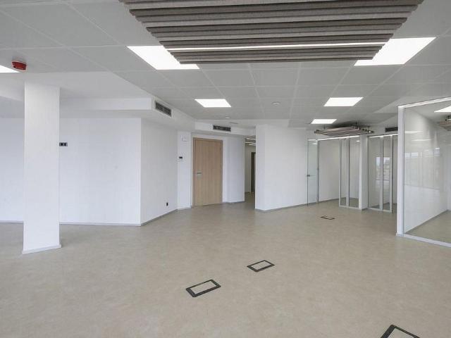 Oficina en alquiler en calle D'aragó, Barcelona, de 354 m² por 8.555