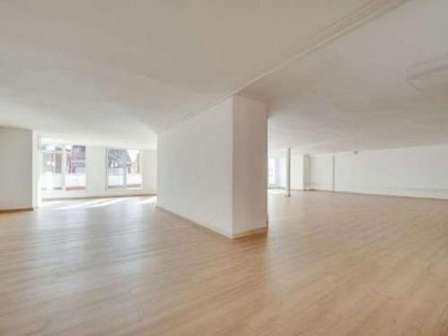 Oficina en alquiler en calle D'aragó, Barcelona, de 414 m² por 5.796