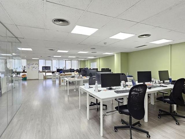Oficina en alquiler en calle D'aribau, Barcelona, de 279 m² por 5.580