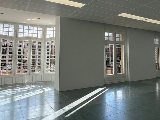 Oficina en alquiler en calle D'ausiàs Marc, Barcelona, de 691 m² por 14.511