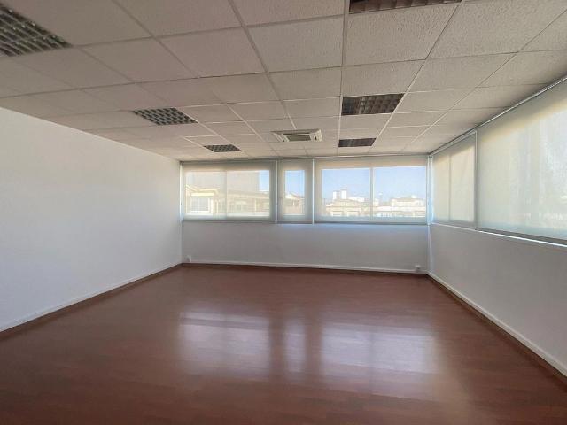 Oficina en alquiler en calle De Muntaner, Barcelona, de 122 m² por 1.300