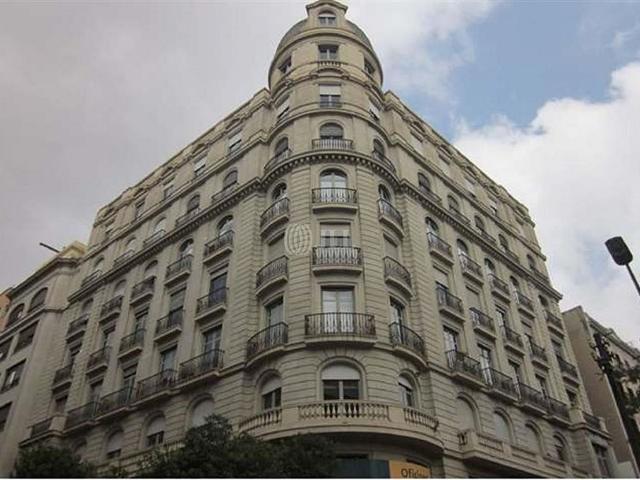 Oficina en alquiler en calle De Muntaner, Barcelona, de 385 m² por 5.994