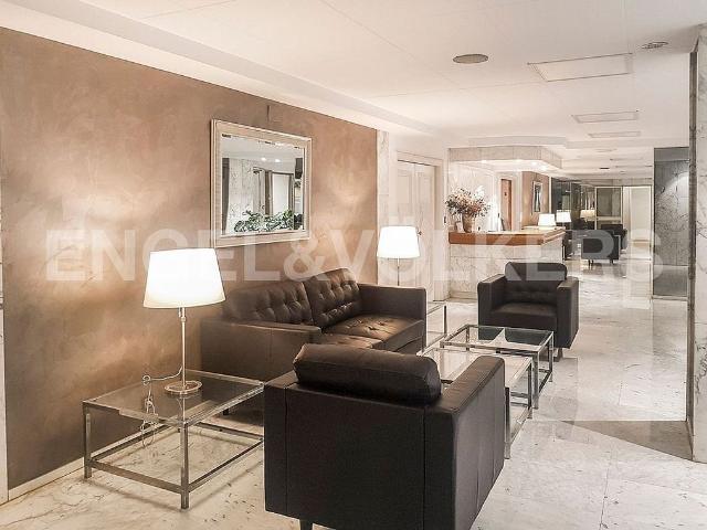 Oficina en alquiler en calle De Martí i Julià, Barcelona, de 91 m² por 1.650