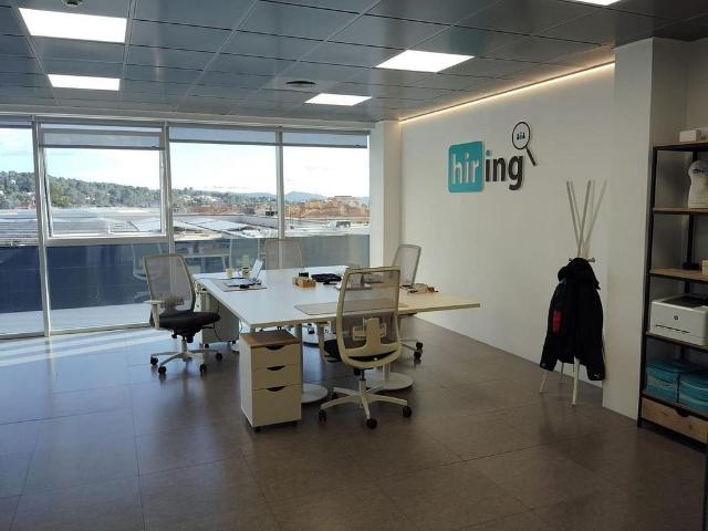 Oficina en alquiler en calle De Mossèn Josep Pons, Terrassa, de 60 m² por 395