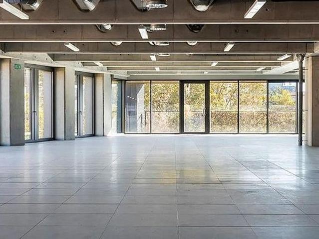 Oficina en alquiler en calle De Badajoz, Barcelona, de 1.676 m² por 39.386