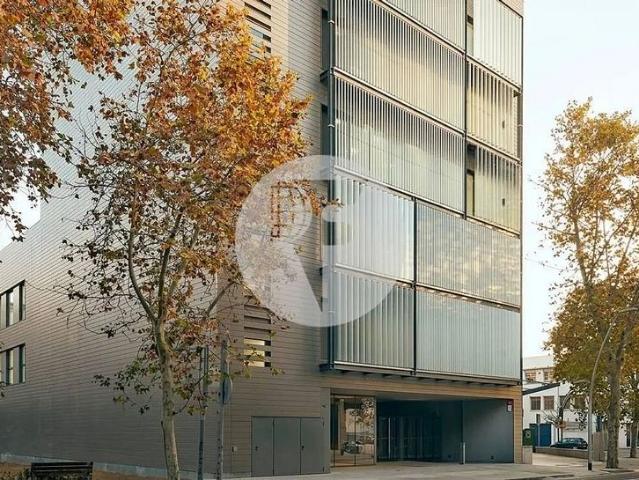 Oficina en alquiler en calle De Badajoz, Barcelona, de 2.883 m² por 66.309