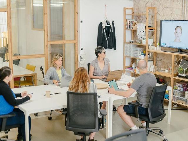 Oficina en alquiler en calle De Bailèn, Barcelona, de 64 m² por 3.840