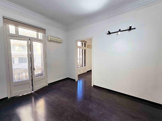 Oficina en alquiler en calle De Balmes, Barcelona, de 80 m² por 1.350