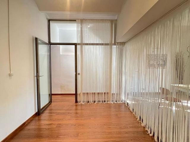 Oficina en alquiler en calle De Breda, Barcelona, de 100 m² por 450