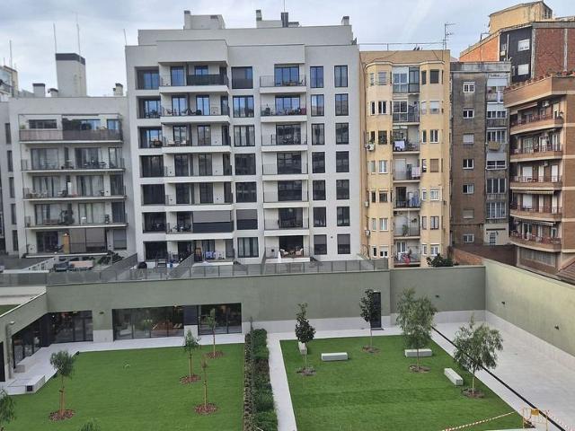 Oficina en alquiler en calle De Calàbria, Barcelona, de 41 m² por 700