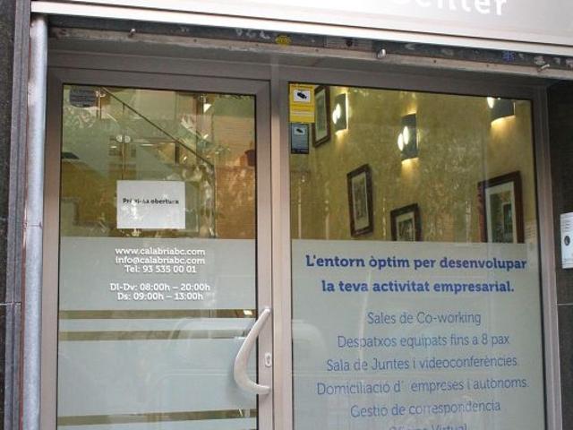 Oficina en alquiler en calle De Calàbria, Barcelona, de 12 m² por 350
