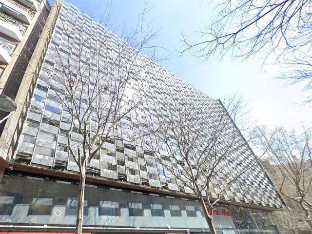 Oficina en alquiler en calle De Casanova, Barcelona, de 957 m² por 14.834