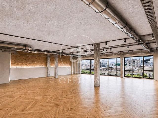 Oficina en alquiler en calle De Casp, Barcelona, de 187 m² por 3.553