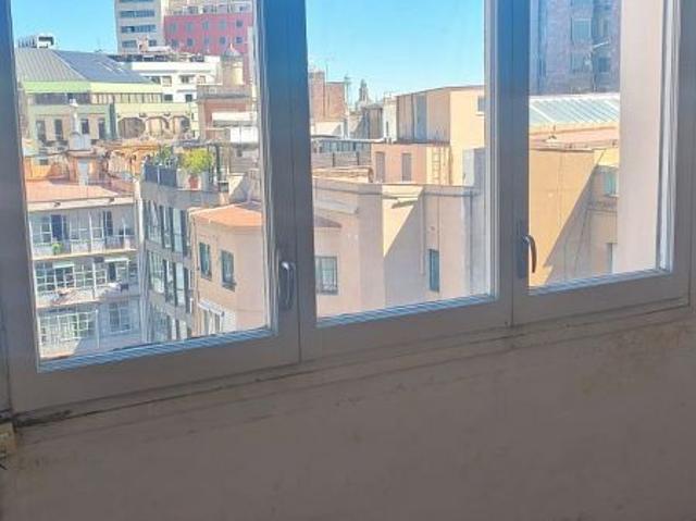 Oficina en alquiler en calle De Casp, Barcelona, de 40 m² por 750