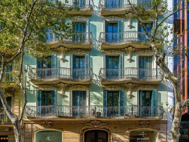 Oficina en alquiler en calle De Còrsega, Barcelona, de 150 m² por 795