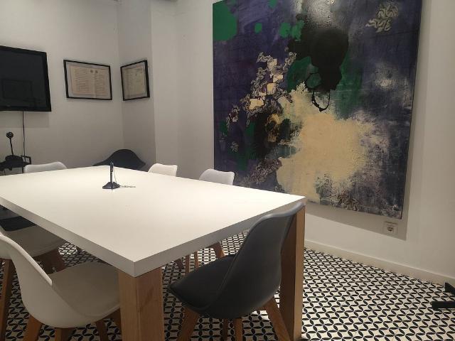 Oficina en alquiler en calle De Còrsega, Barcelona, de 300 m² por 7.500