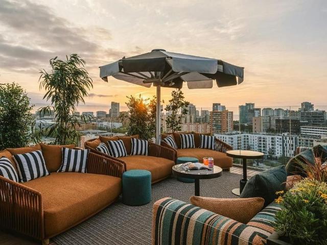 Oficina en alquiler en calle De Cristóbal de Moura, Barcelona, de 70 m² por 6.973