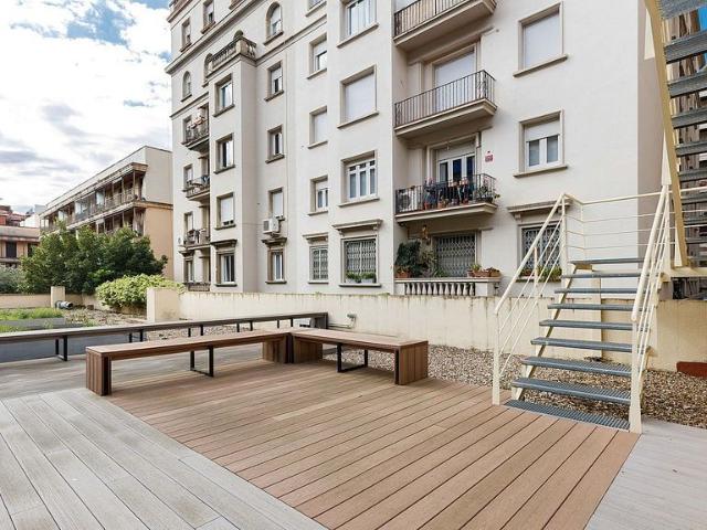 Oficina en alquiler en calle De Folgueroles, Barcelona, de 2.878 m² por 43.534