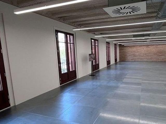 Oficina en alquiler en calle De Fontanella, Barcelona, de 280 m² por 6.160