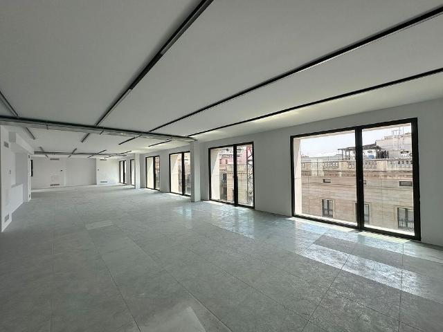 Oficina en alquiler en calle De Fontanella, Barcelona, de 890 m² por 19.580