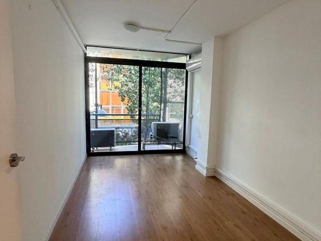 Oficina en alquiler en calle De Francesc Layret, Badalona, de 55 m² por 709