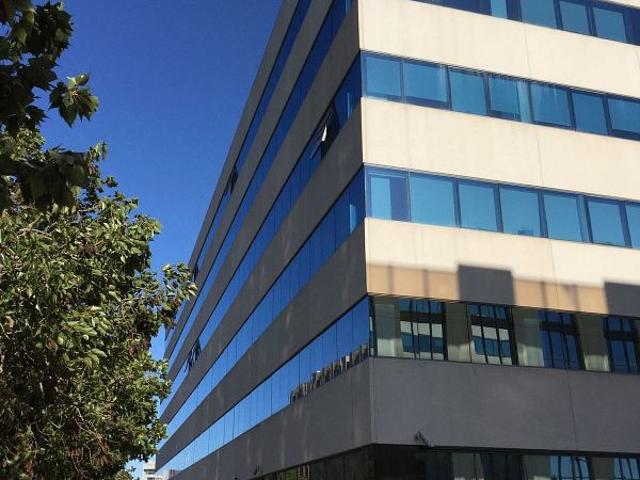 Oficina en alquiler en calle De Frederic Mompou, Sant Just Desvern, de 196 m² por 1.956