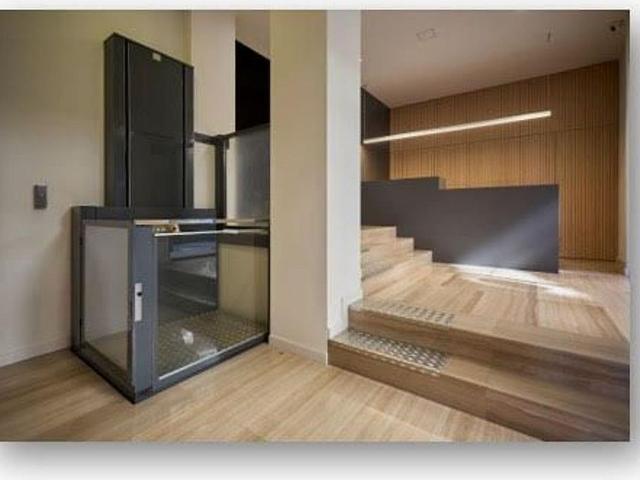 Oficina en alquiler en calle De Galileu, Barcelona, de 200 m² por 3.250