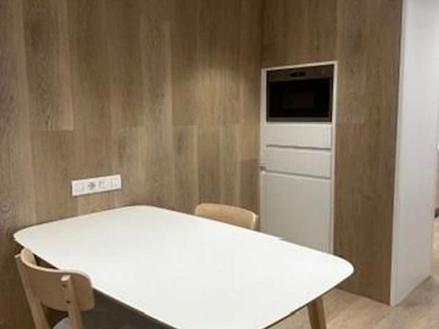 Oficina en alquiler en calle De Joan Maragall, Rubí, de 60 m² por 800