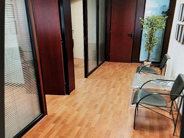 Oficina en alquiler en calle De Josep Anselm Clavé, Arenys de Mar, de 94 m² por 800
