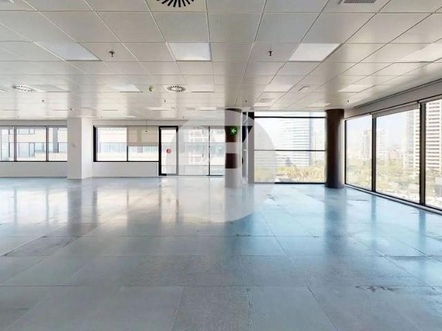 Oficina en alquiler en calle De Josep Pla, Barcelona, de 275 m² por 5.239
