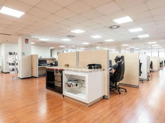Oficina en alquiler en calle De la Metal·Lúrgia, Barcelona, de 1.400 m² por 25.000