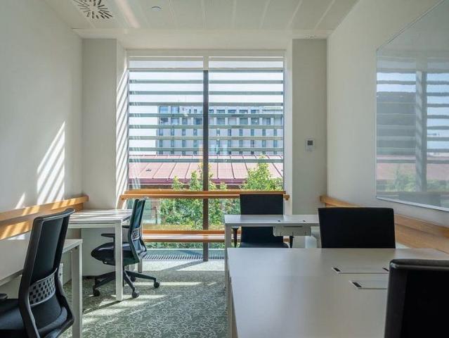 Oficina en alquiler en calle De la Ciutat de Granada, Barcelona, de 190 m² por 19.499