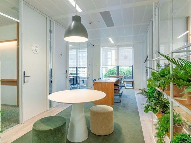 Oficina en alquiler en calle De la Ciutat de Granada, Barcelona, de 190 m² por 19.499